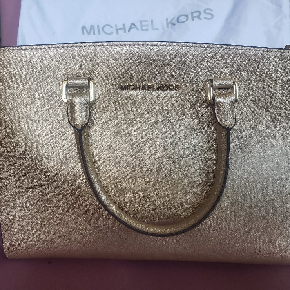 EUC Michael Kors Selma Gold Saffiano Purse